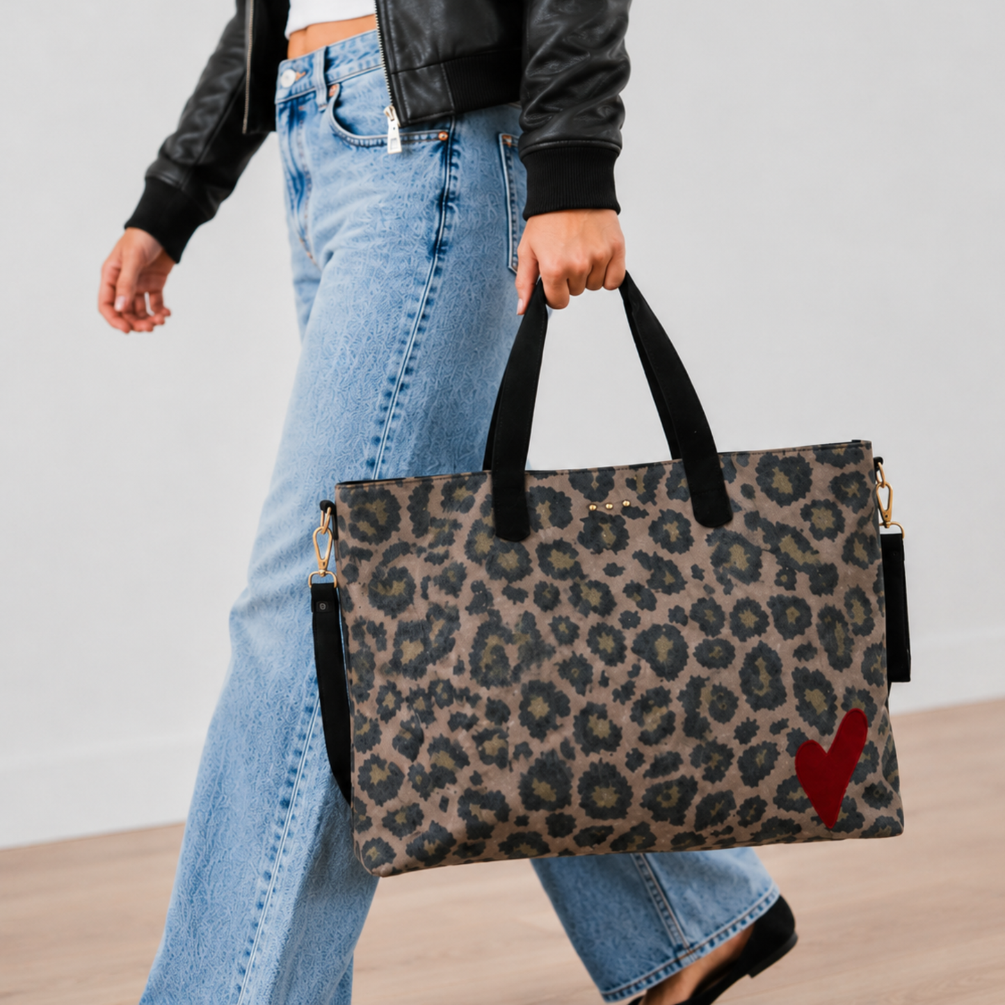 Pretty Simple Chelsie Leopard Canvas Printed Tote