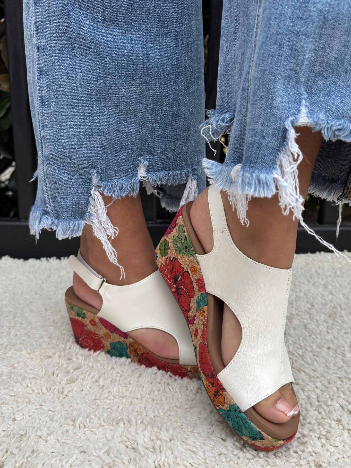 CORKYS CARLEY WHITE FLORAL WRAP SANDALS
