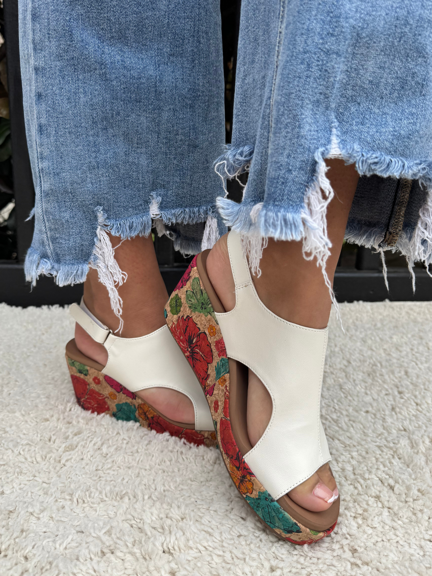 CORKYS CARLEY WHITE FLORAL WRAP SANDALS