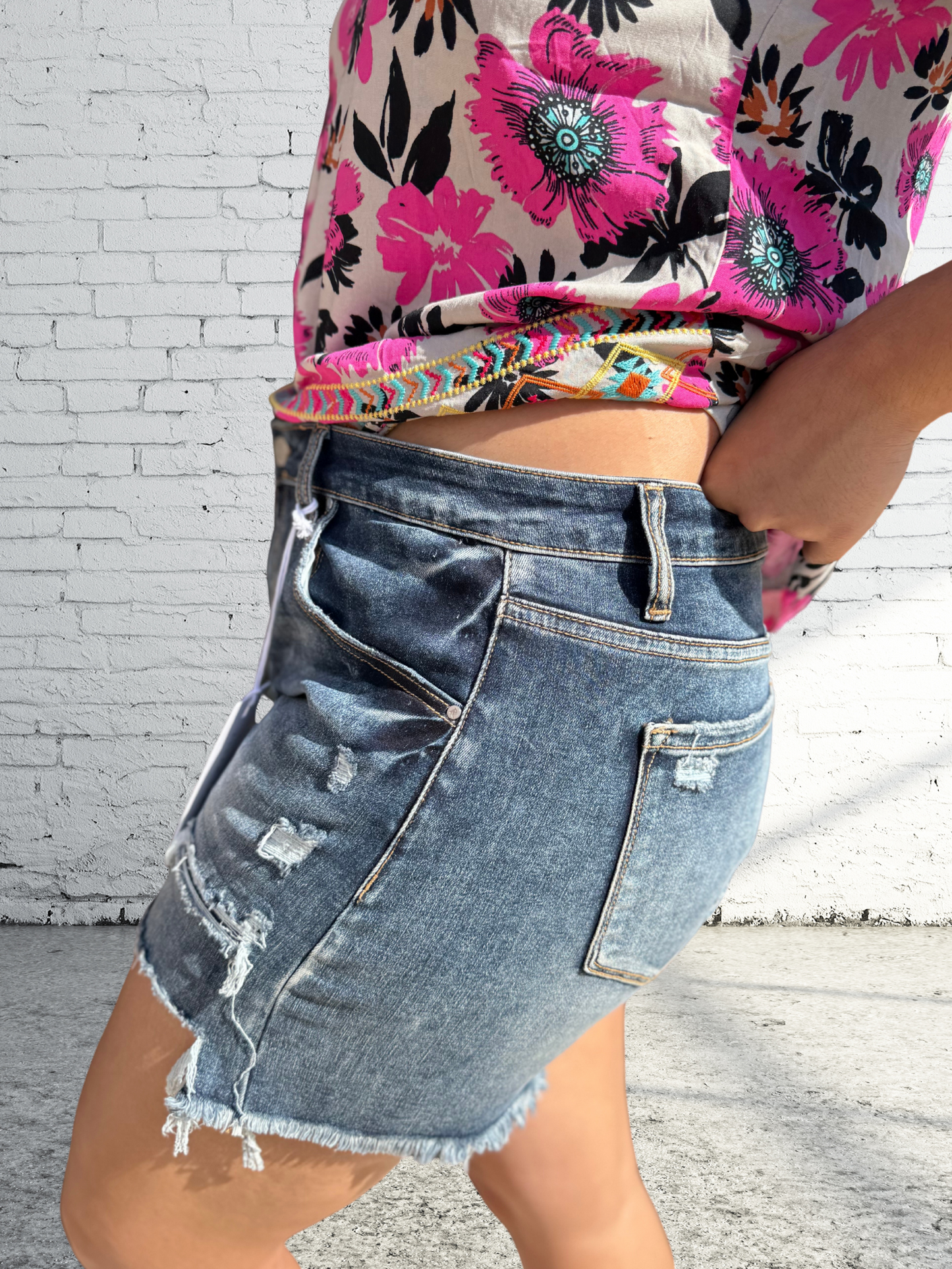 RISEN MID RISE PATCHED DENIM SHORTS – REGULAR & PLUS SIZE