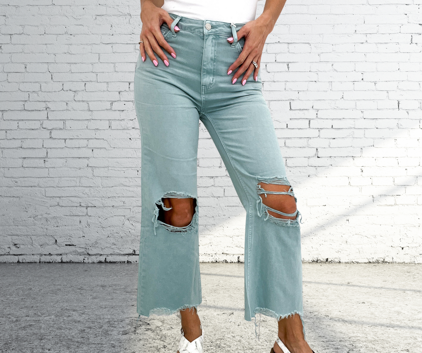 Vervet Super Fly Vintage Cropped Flare Jeans in Cloud Blue - SV Boutique & Co.
