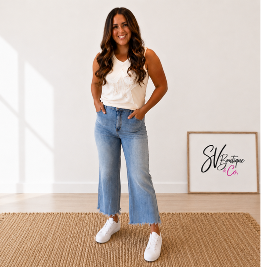 RISEN CROP  FRAYED HEM JEANS