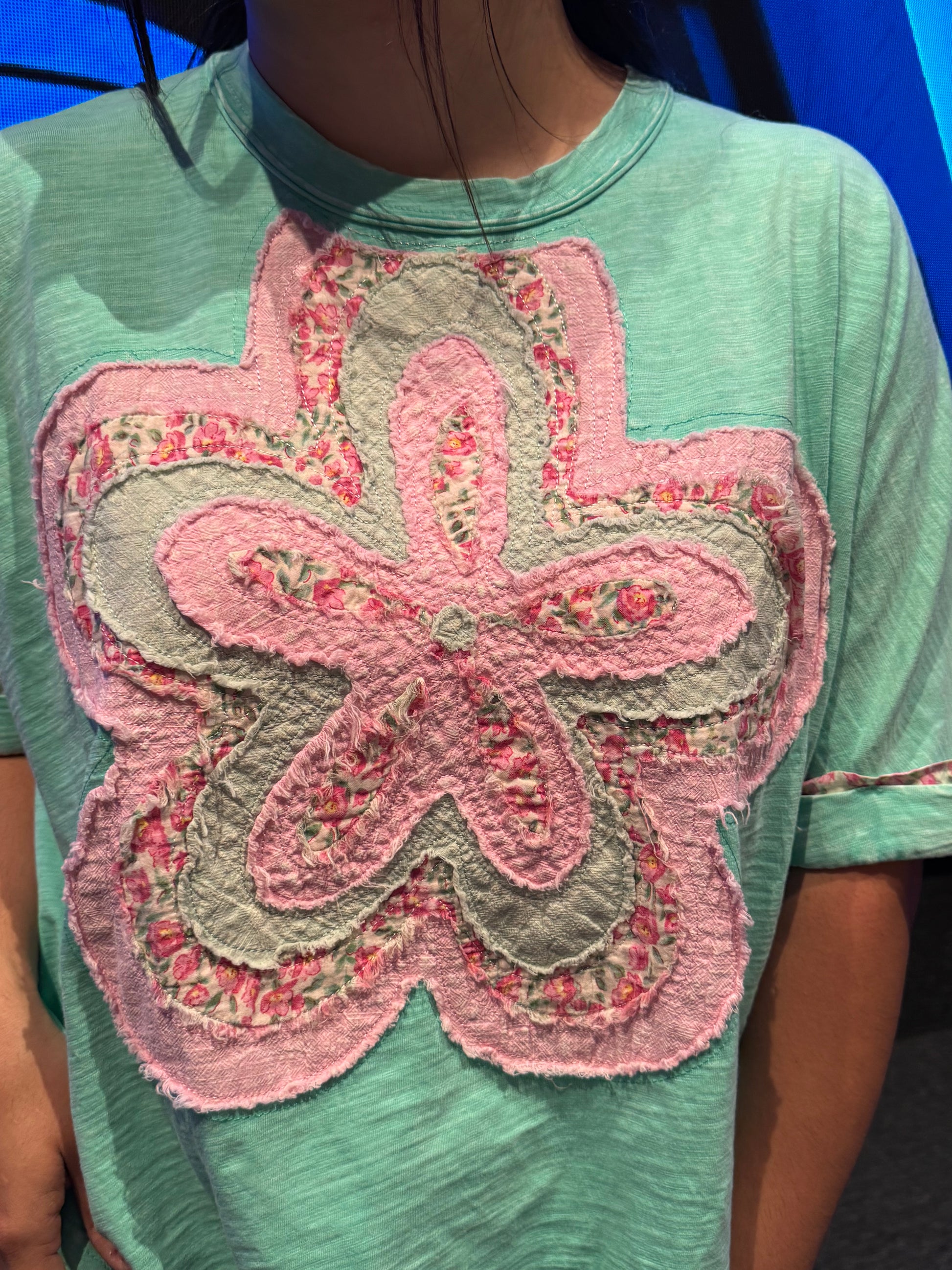ATLANTIS GREEN FLOWER PATCH WASHED COTTON SLUB TOP EASEL - SV Boutique & Co.