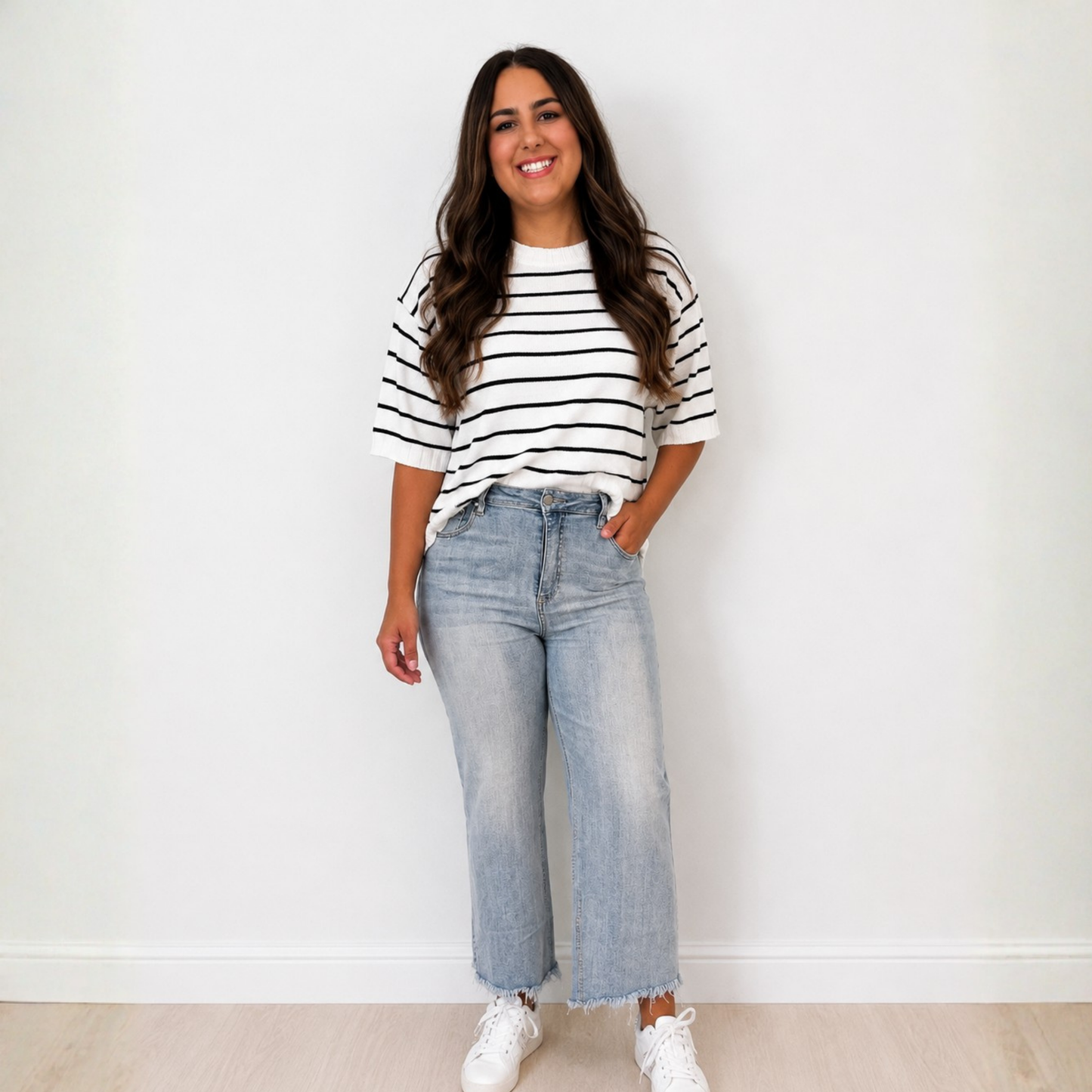 RISEN CROP  FRAYED HEM JEANS - SV Boutique & Co.