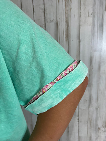 ATLANTIS GREEN FLOWER PATCH WASHED COTTON SLUB TOP EASEL - SV Boutique & Co.