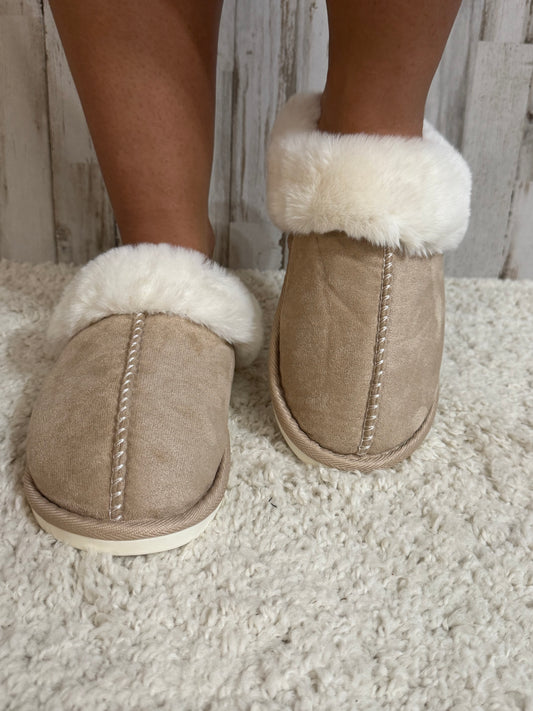 Fur Slippers Indoor/Outdoor - SV Boutique & Co.