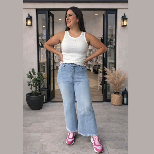 RISEN CROP  FRAYED HEM JEANS - SV Boutique & Co.