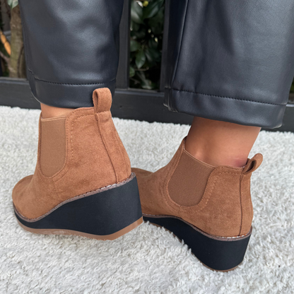 Corky's Love You A Latte Boot – Tobacco Suede