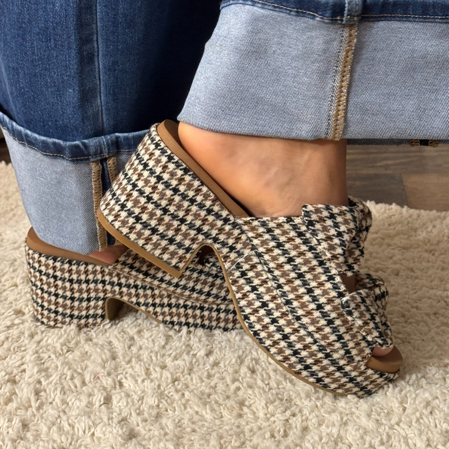 Corky's Black Tan Houndstooth Put A Bow On It Chunky Sandals