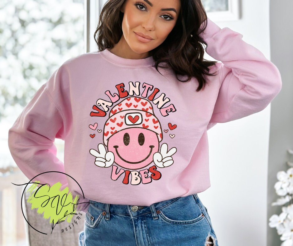 Valentine Vibes, love, Be Mine, Cute, Trendy, Valentine,Love, Valentine Sweatshirt, Valentine Shirt, Smile face, Retro, Trendy valentine